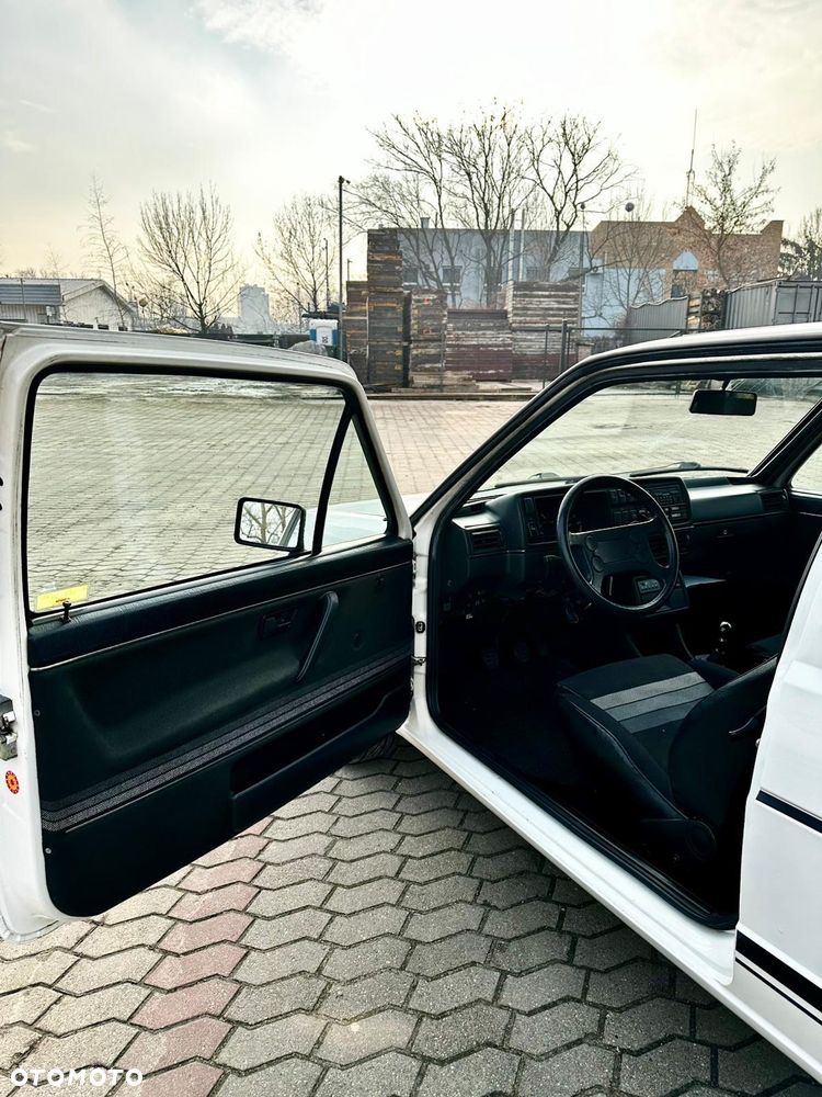 Volkswagen Golf - 23
