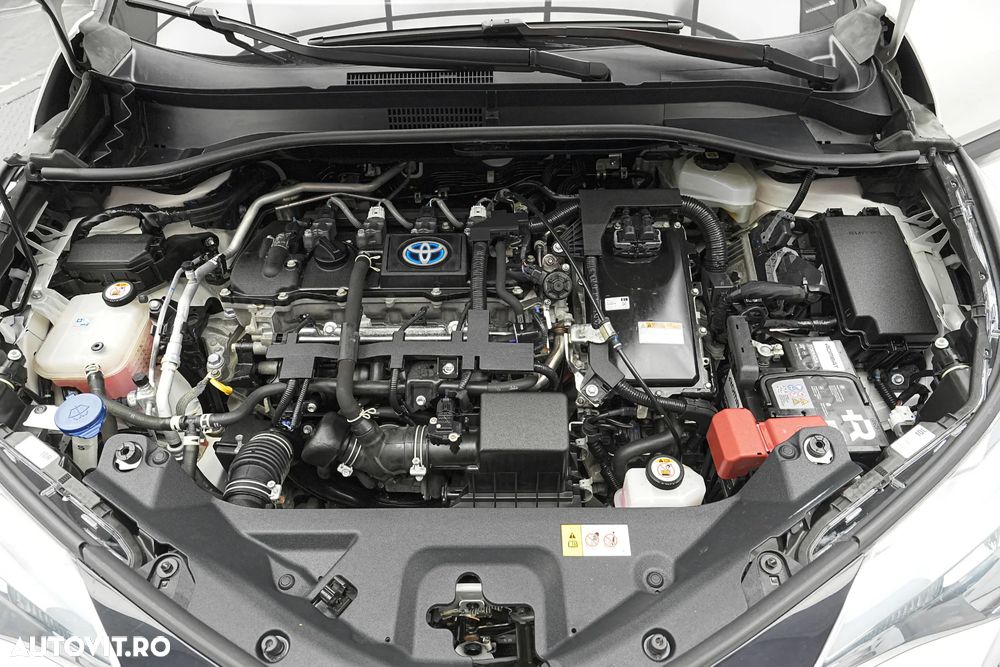 Toyota C-HR 1.8 HSD 122 CP 4x2 CVT C-lassy bi-tone - 23