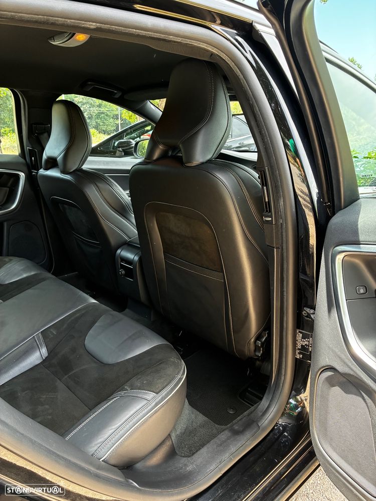 Volvo V60 2.0 D4 R-Design - 17