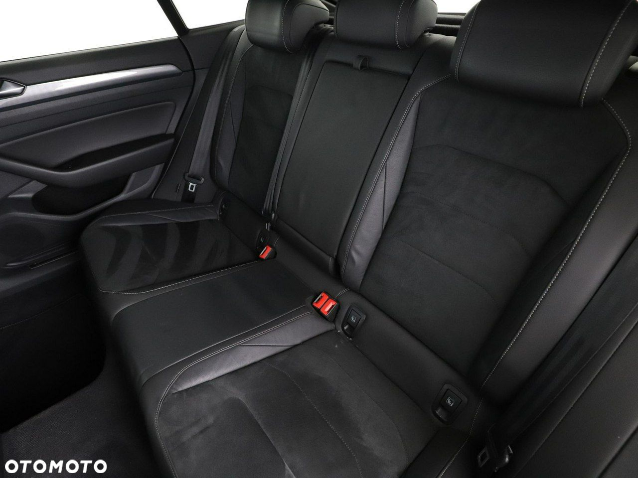 Volkswagen Arteon 2.0 TDI Bi-Turbo SCR 4Mot R-Line DSG - 17