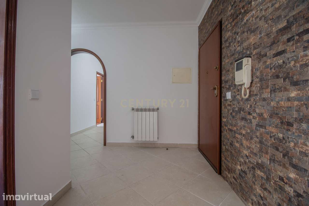 Apartamento T3 no último piso, com suite, três varandas, churrasqueira - Grande imagem: 4/29