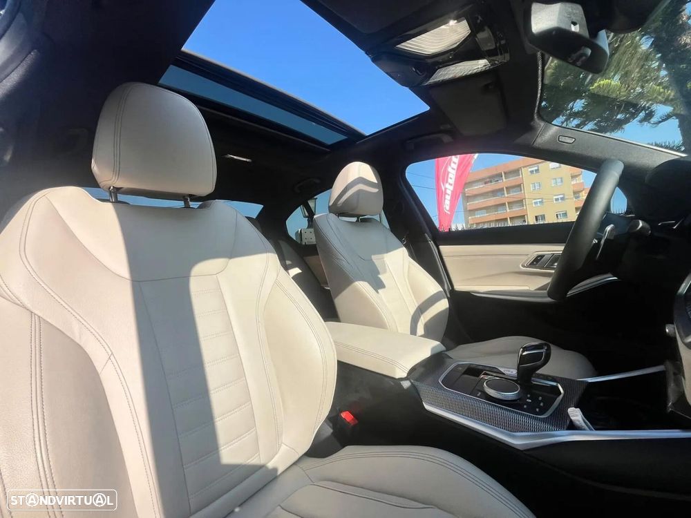 BMW 330 e Pack Desportivo M Auto - 12
