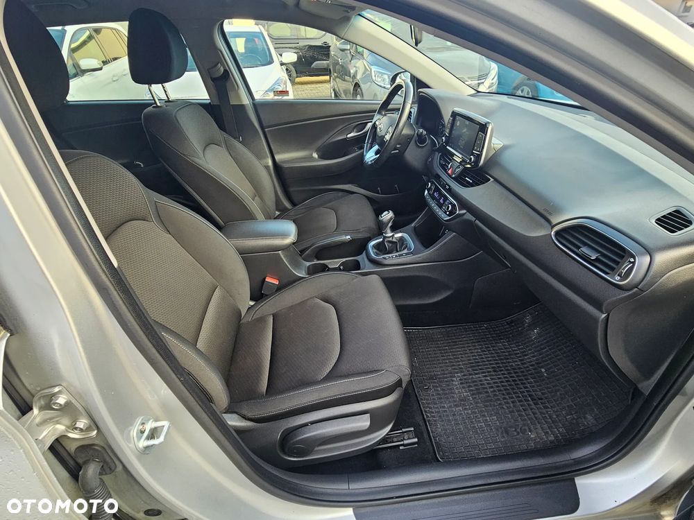 Hyundai i30 1.6 CRDI Intro Edition - 24