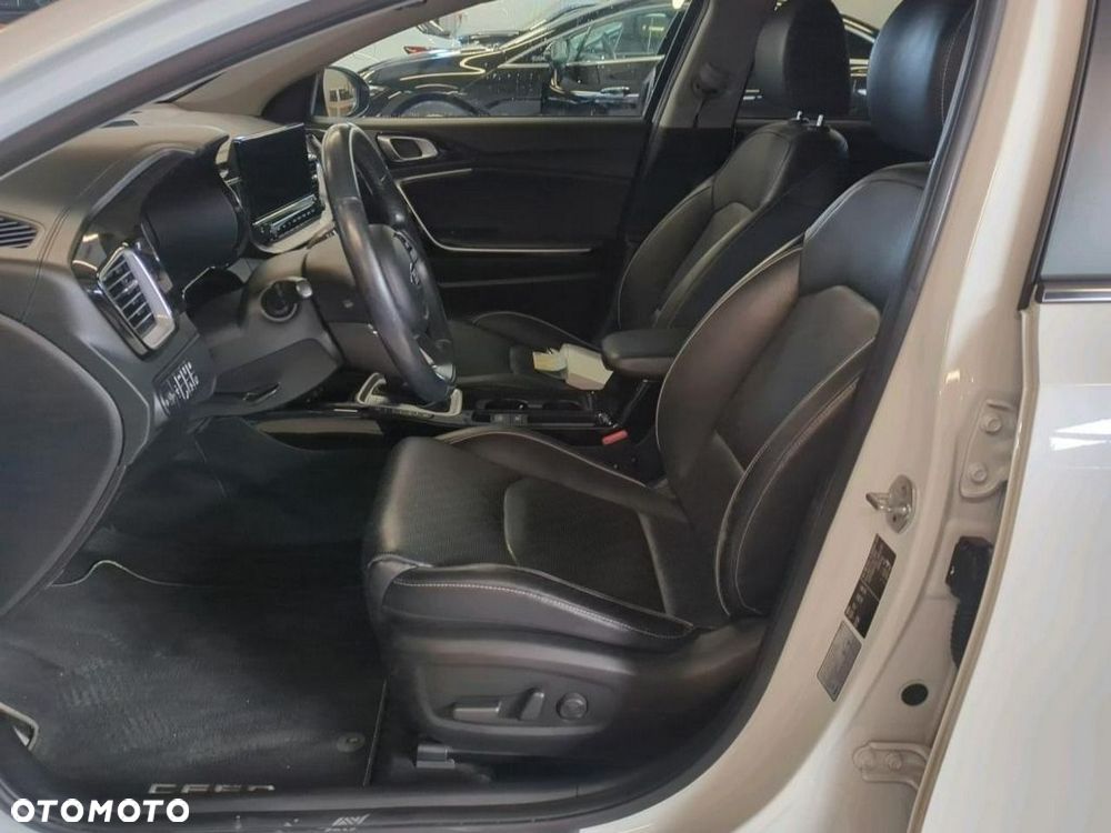 Kia Ceed - 5