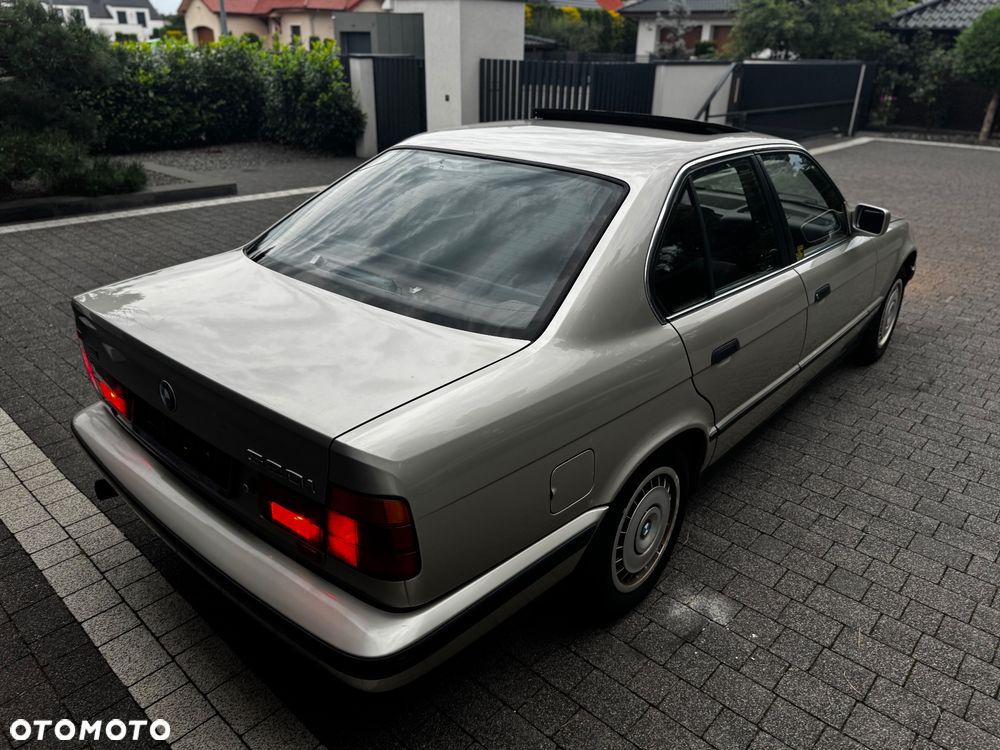 BMW Seria 5 520 i - 7
