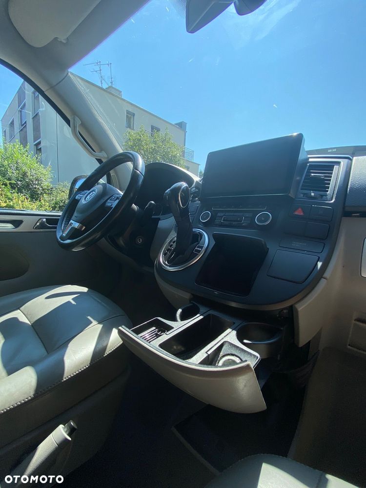 Volkswagen Multivan - 15