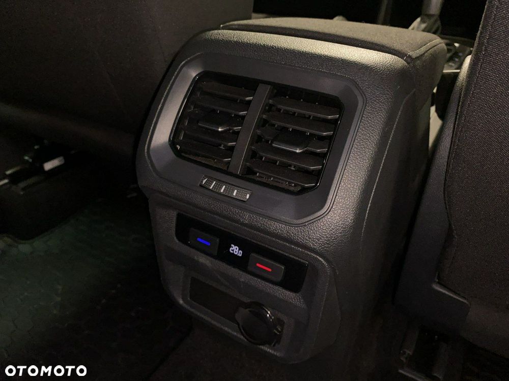 Volkswagen Tiguan - 17