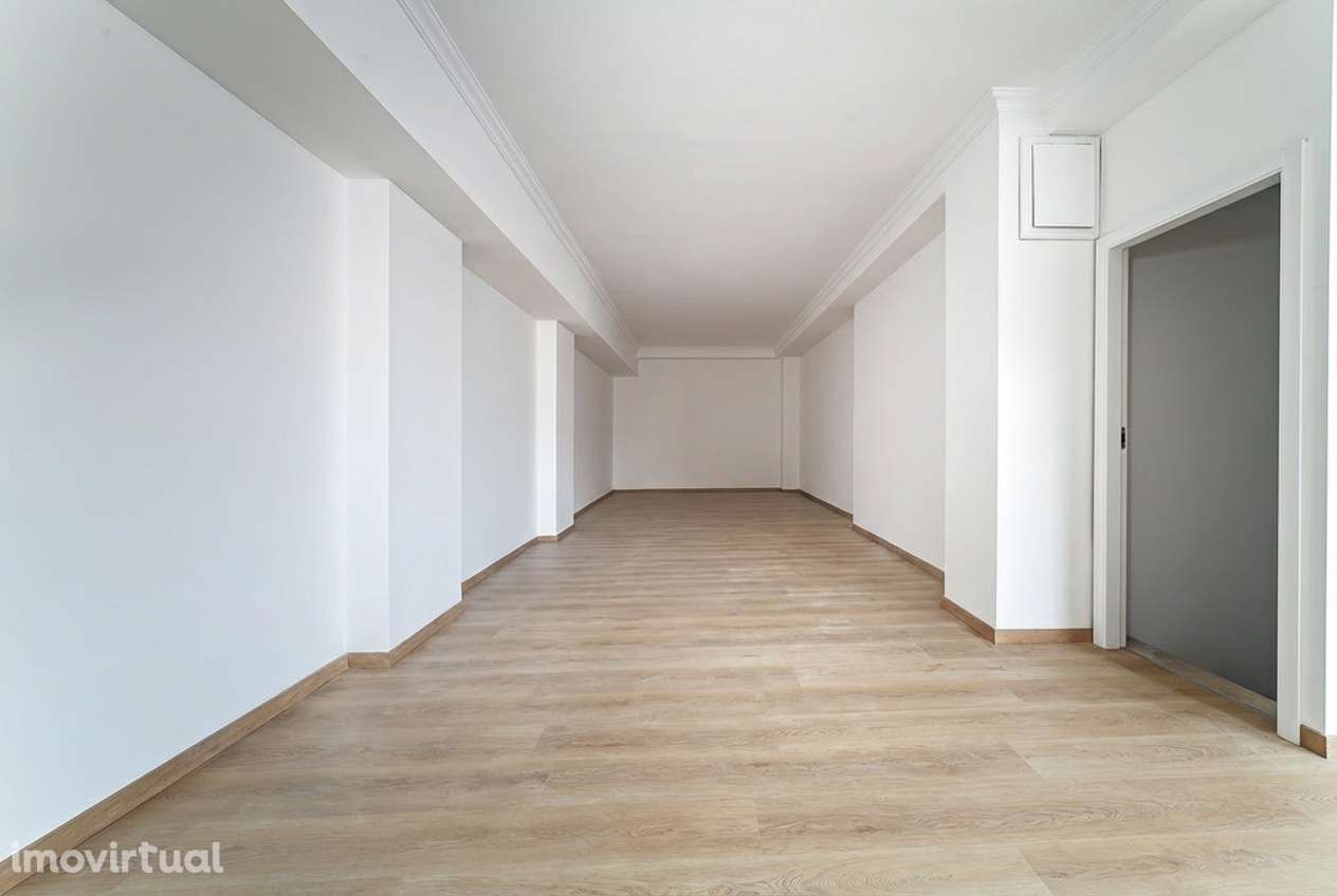 Espaço comercial no coração da cidade de Ponte da Barca com 90m2 - Grande imagem: 2/10