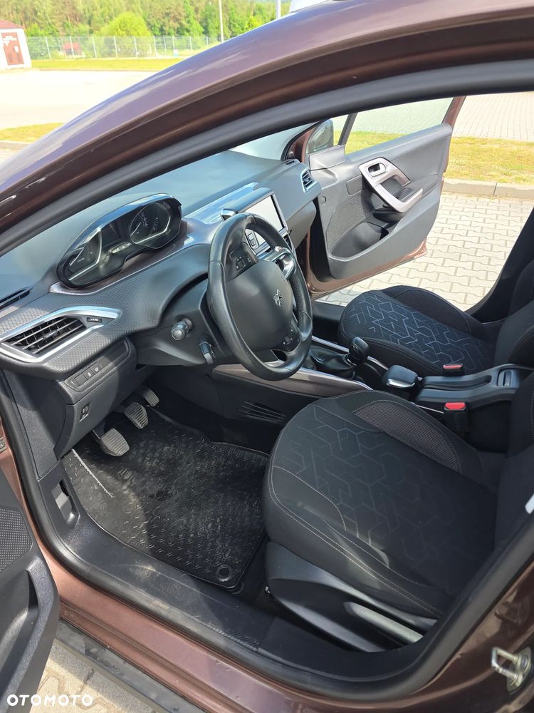 Peugeot 2008 1.6 e-HDi Active S&S - 13