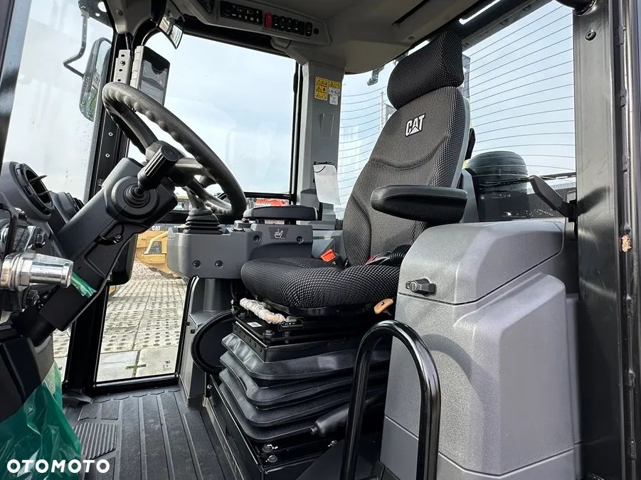 Caterpillar 906 - 26