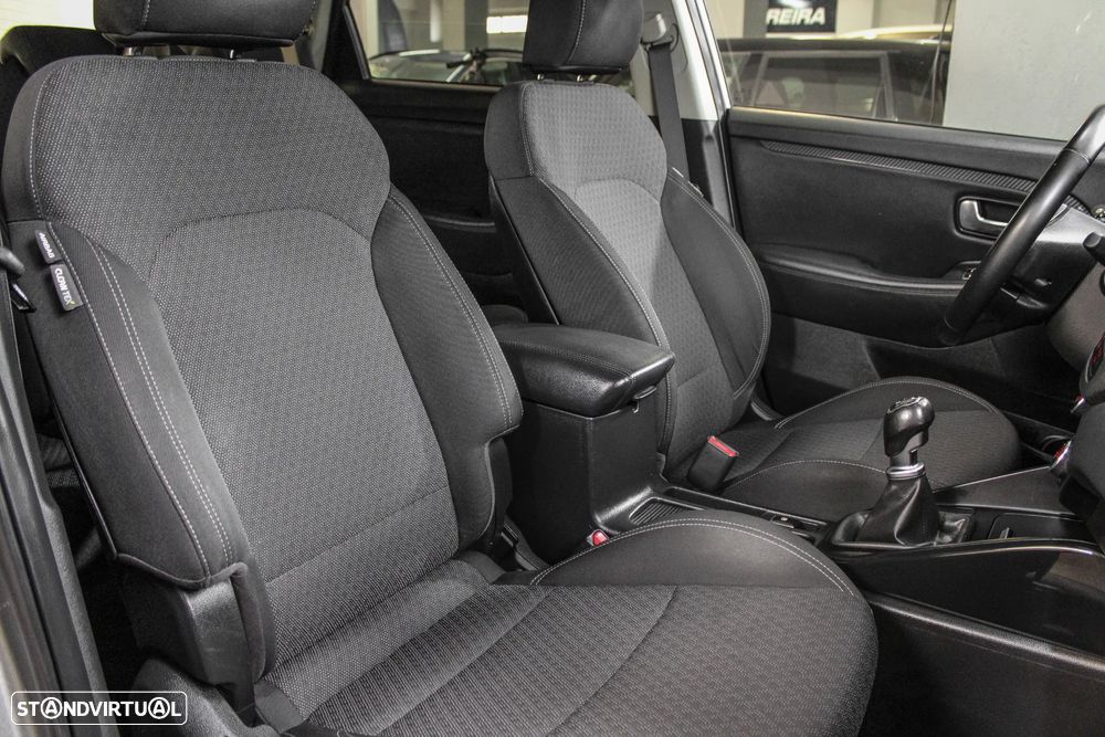 Kia Carens 1.7 CRDi ISG TX - 18