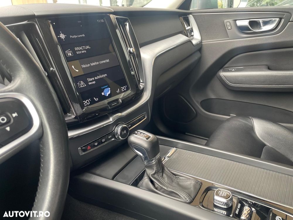 Volvo XC 60 T5 AWD Momentum Pro - 10