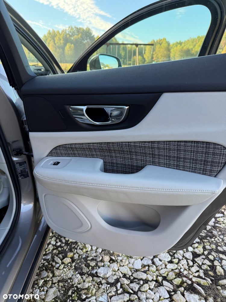 Volvo V60 D4 Momentum Pro - 14