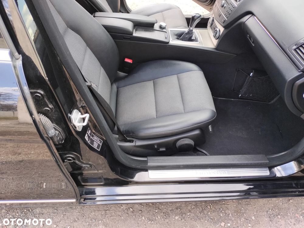 Mercedes-Benz Klasa C 180 Kompressor BlueEFFICIENCY Elegance - 20
