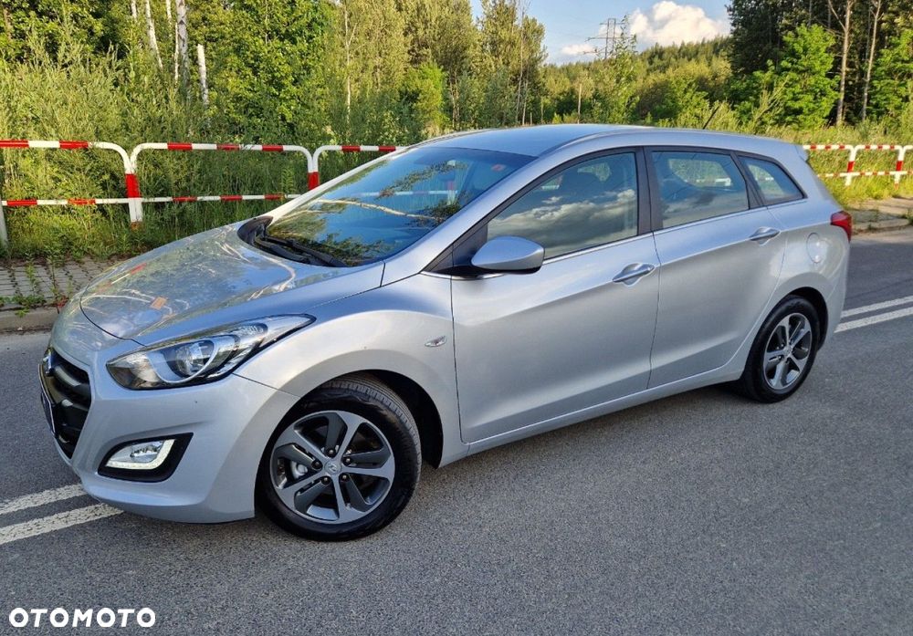 Hyundai i30 blue Kombi 1.6 GDi YES Silver - 3