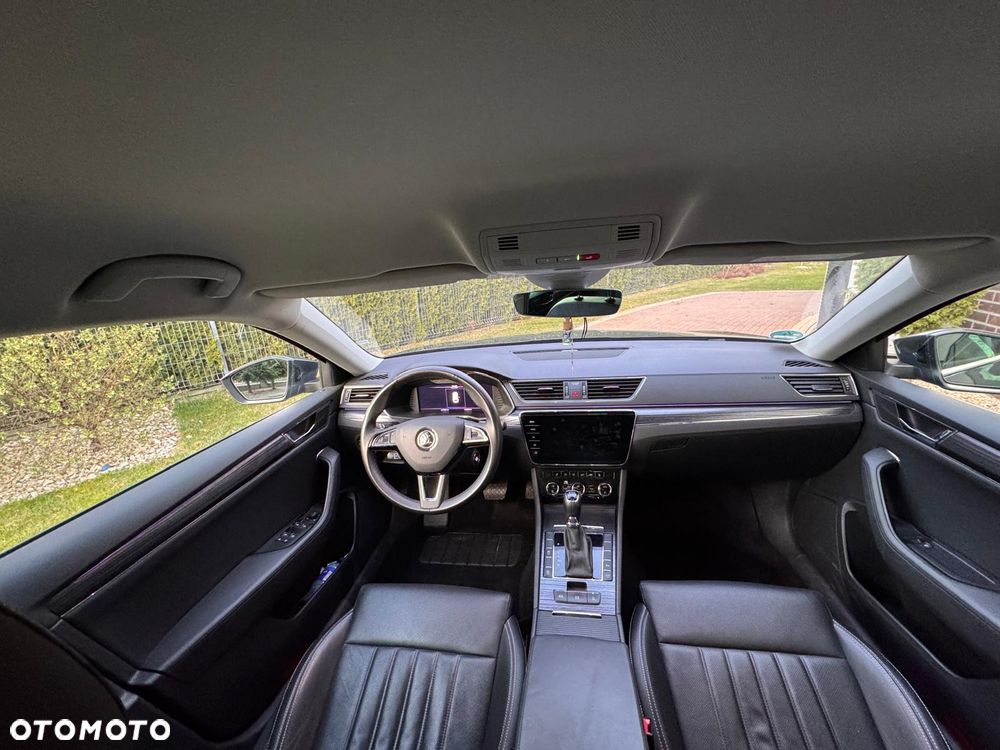 Skoda Superb 2.0 TDI DSG Premium Edition - 29