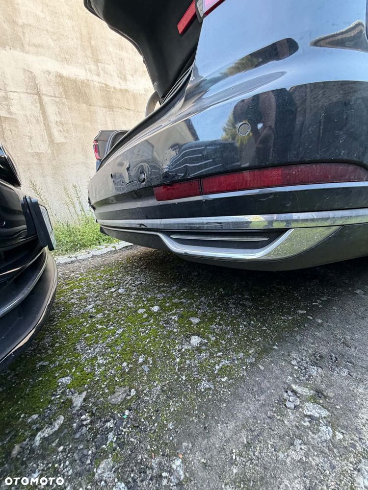 Audi A8 - 5