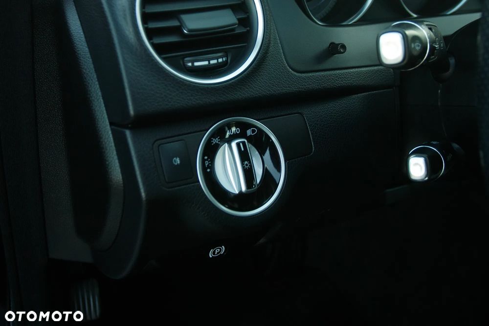 Mercedes-Benz Klasa C 200 (BlueEFFICIENCY) 7G-TRONIC Avantgarde - 19