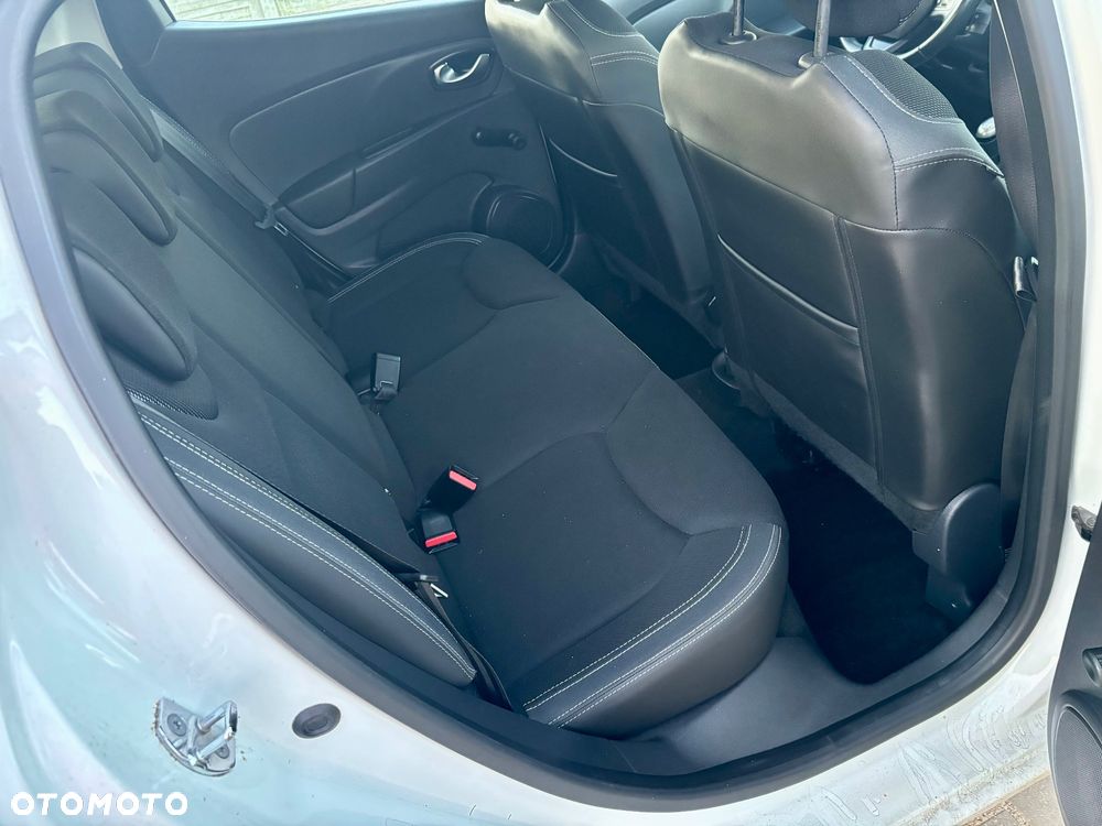 Renault Clio 1.2 16V 75 Life - 10