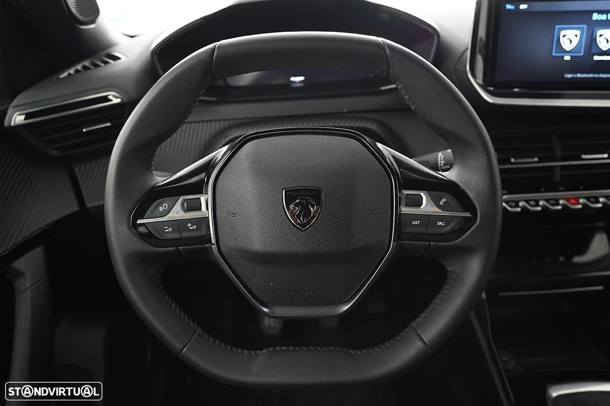 Peugeot 2008 1.2 PureTech Allure - 16