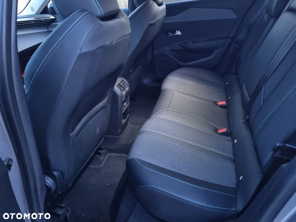 Peugeot 308 BlueHDi 130 EAT8 Allure - 9