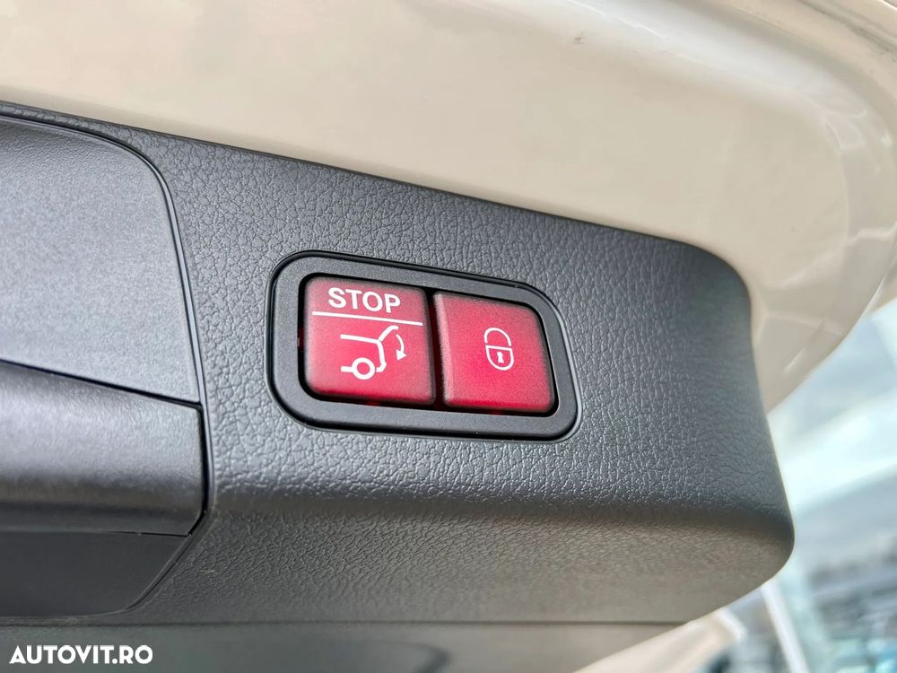 Mercedes-Benz GLB - 15