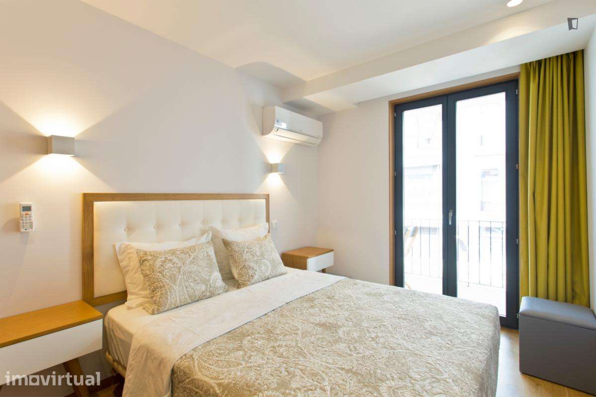 Apartamento com 1 quartos - localizado em Santo Ildefonso Porto - Grande imagem: 2/13