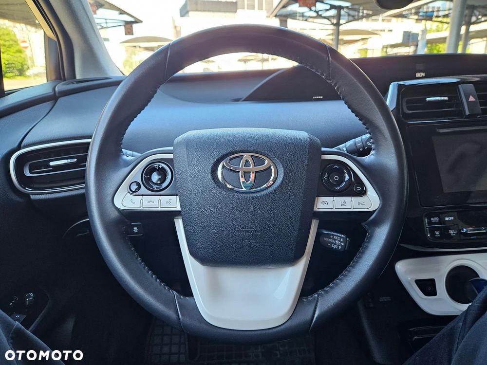 Toyota Prius Hybrid Executive - 12