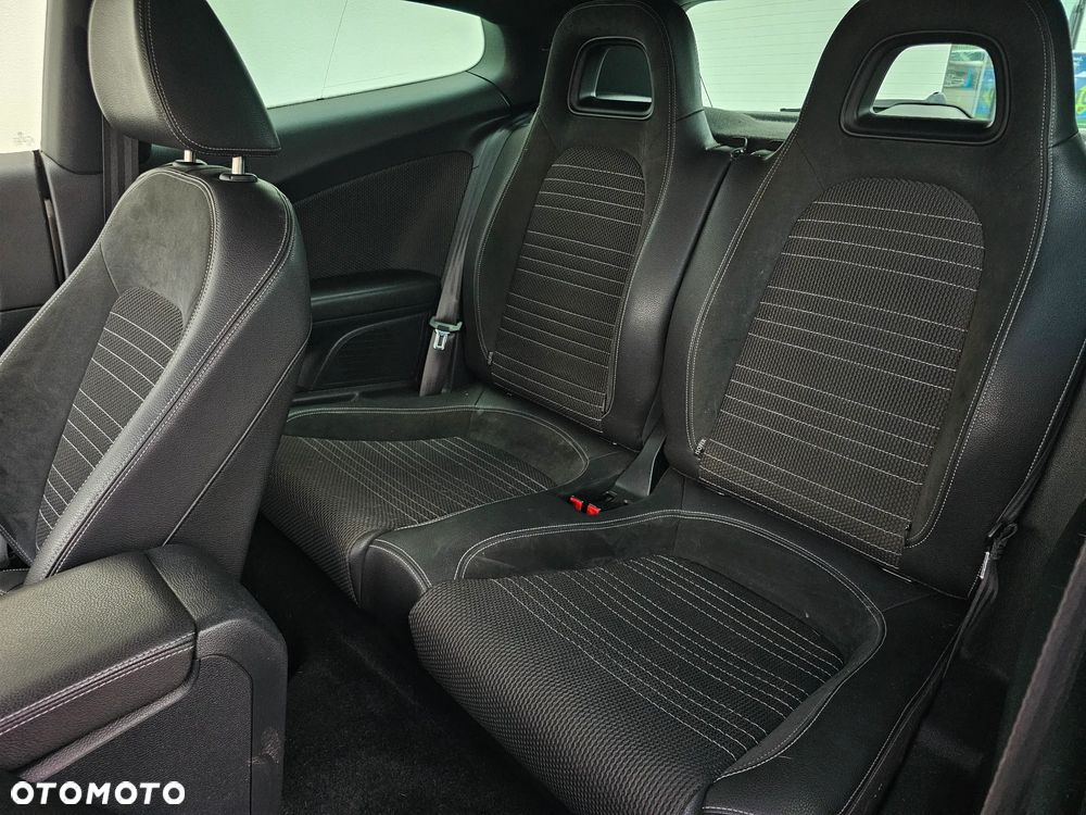 Volkswagen Scirocco 2.0 TDI DSG Life - 10