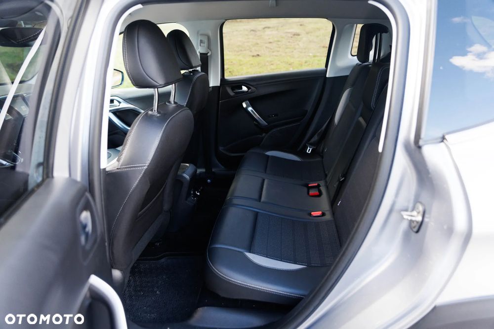 Peugeot 2008 1.5 BlueHDi Allure - 15