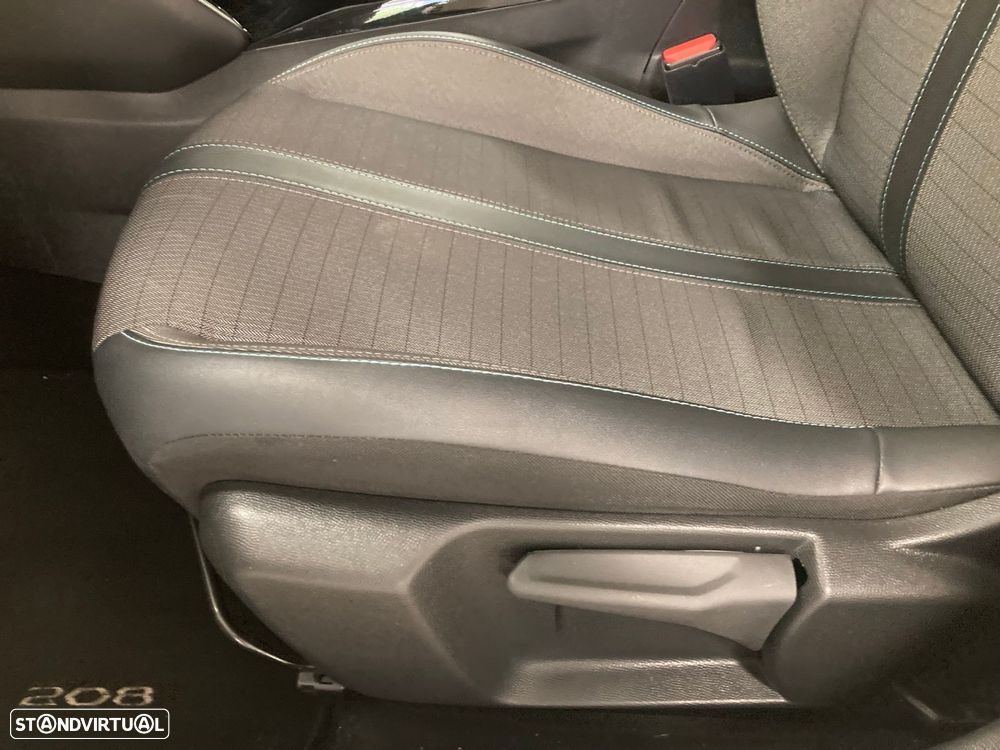 Peugeot 208 1.2 PureTech Allure EAT8 - 35