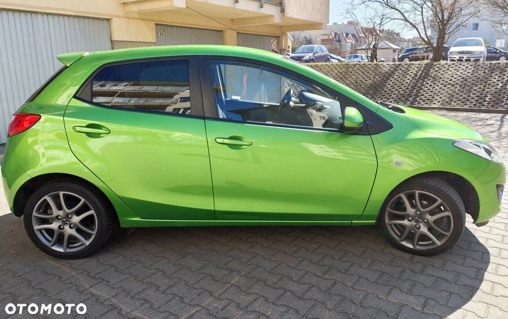 Mazda 2 1.3 Navi + - 6