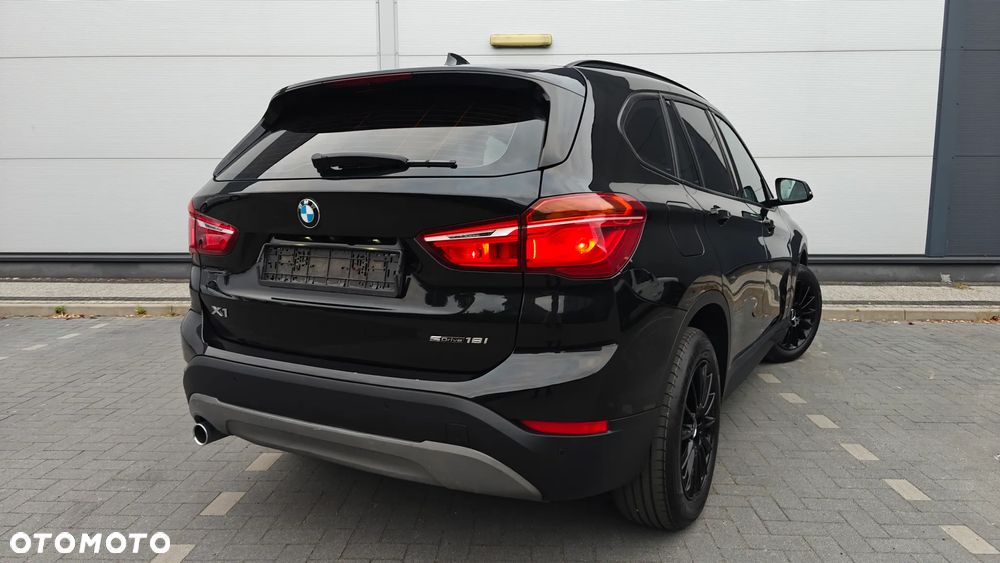 BMW X1 sDrive18i Business Edition - 23
