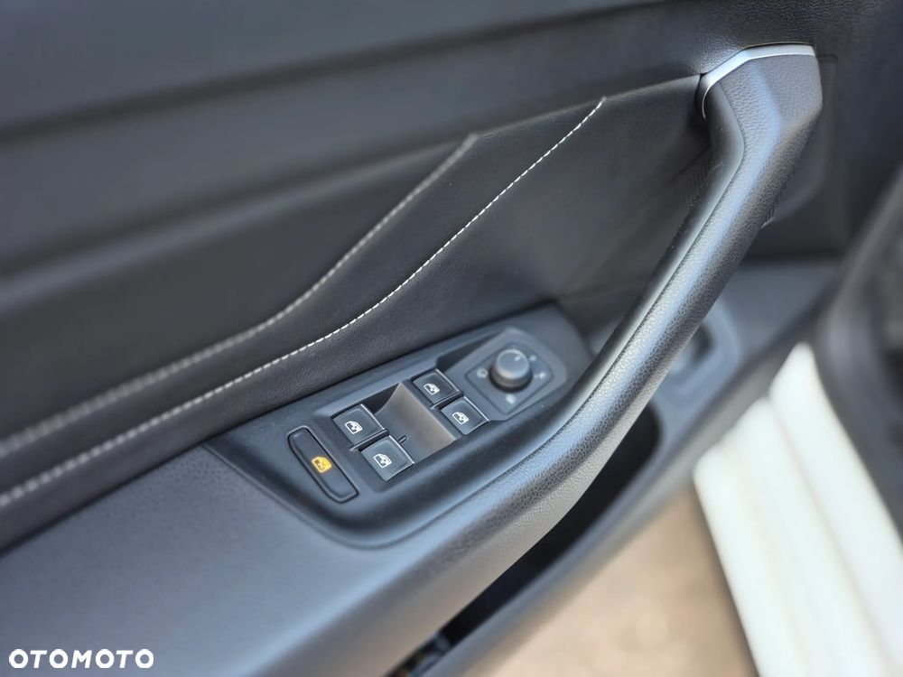 Volkswagen Arteon 2.0 TDI R-Line DSG - 17