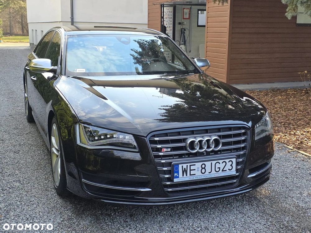 Audi S8 - 1