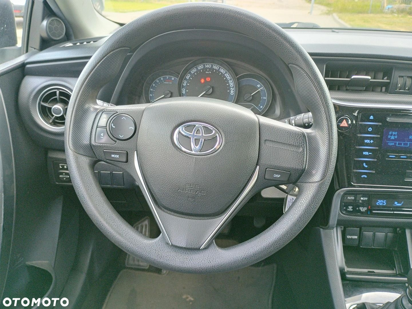 Toyota Auris - 14