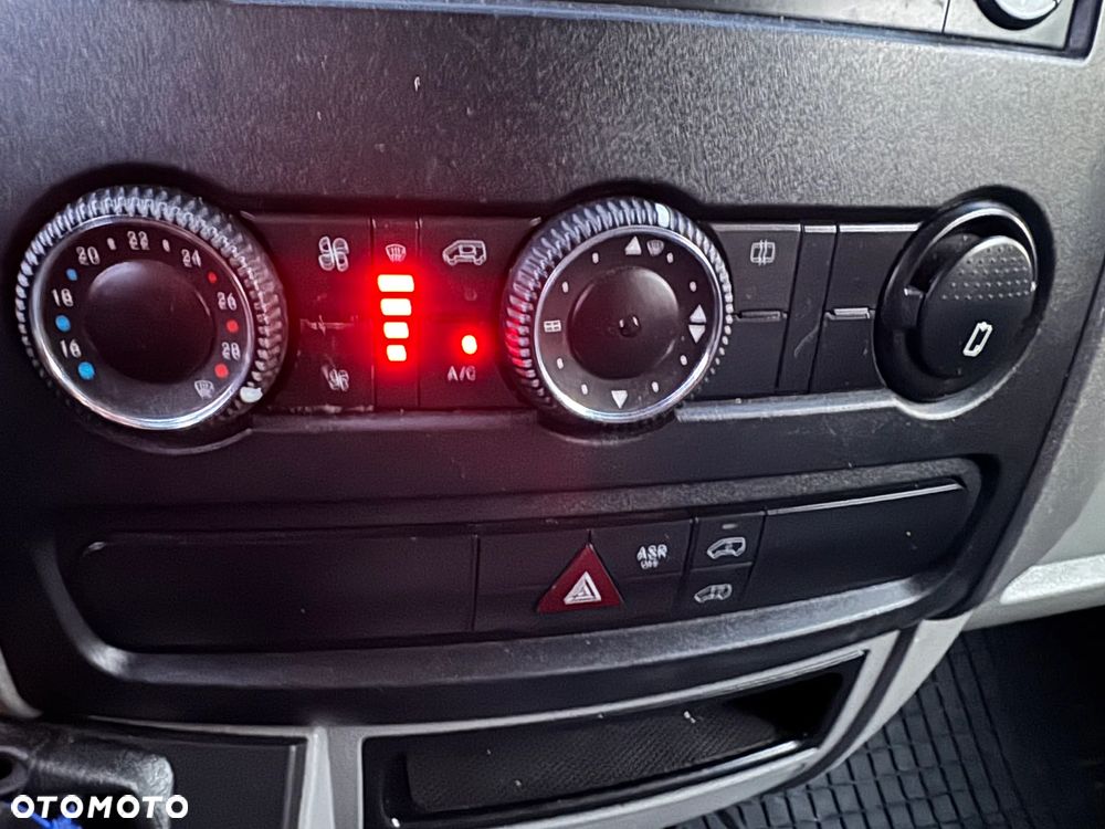 Mercedes-Benz Sprinter - 11