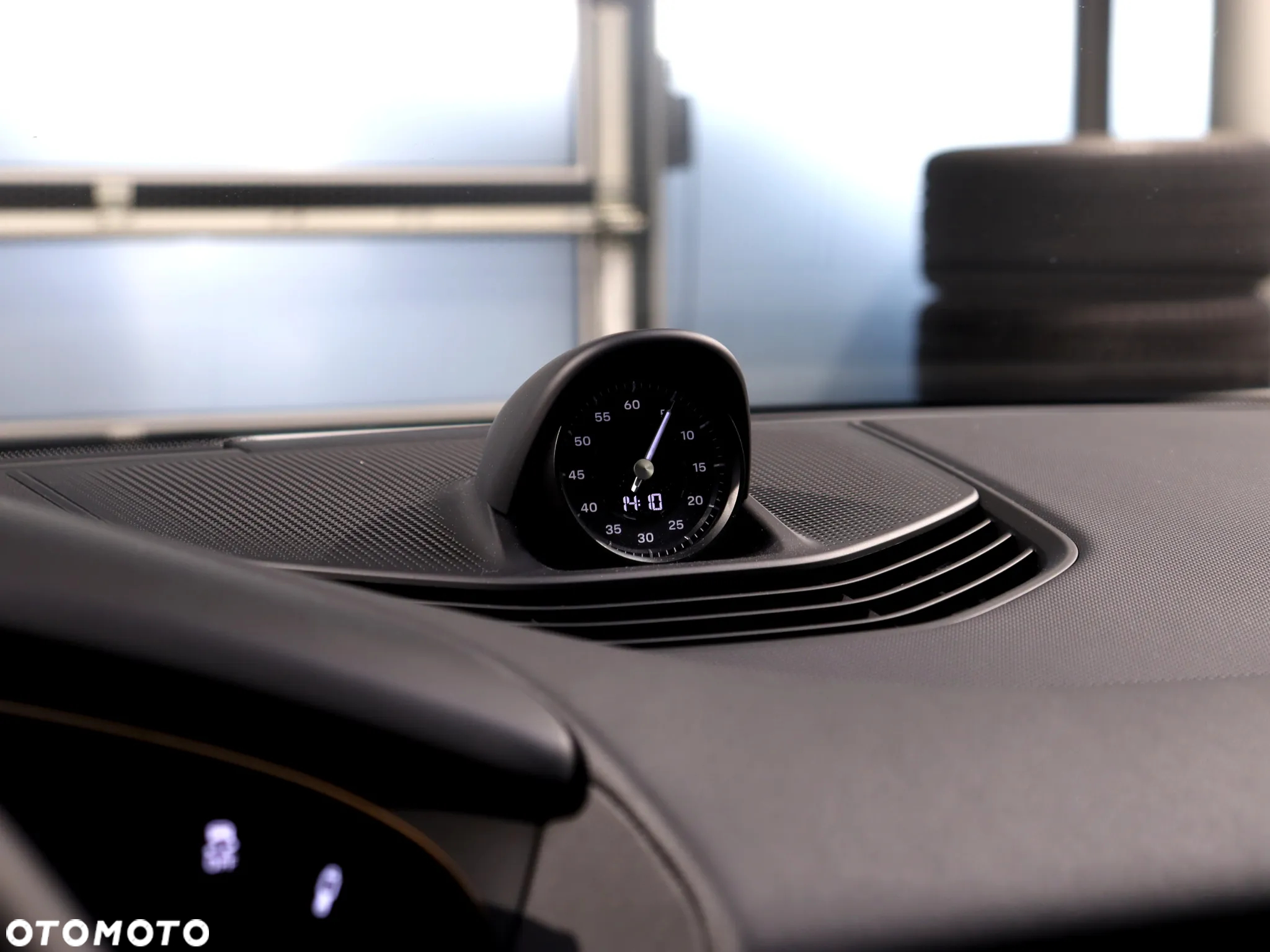 Porsche Taycan Performance Plus - 23