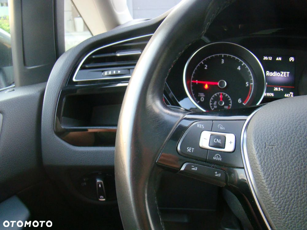 Volkswagen Touran 2.0 TDI SCR Highline - 26