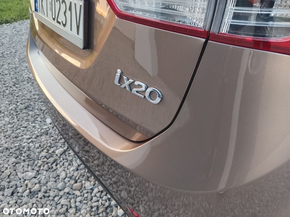 Hyundai ix20 1.4 Premium - 25