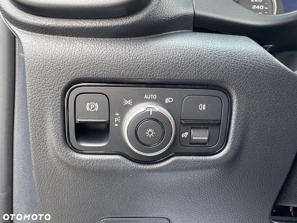 Mercedes-Benz Vito - 17