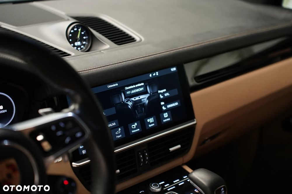Porsche Cayenne - 15