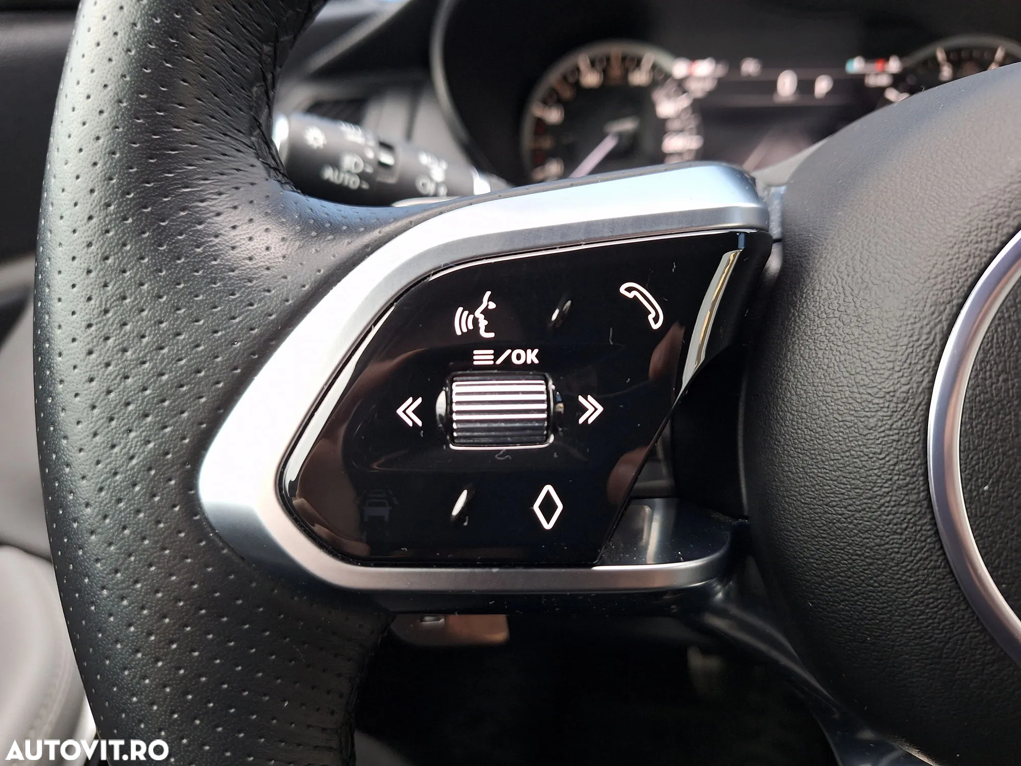 Jaguar E-Pace P200 AWD R-Dynamic - 19
