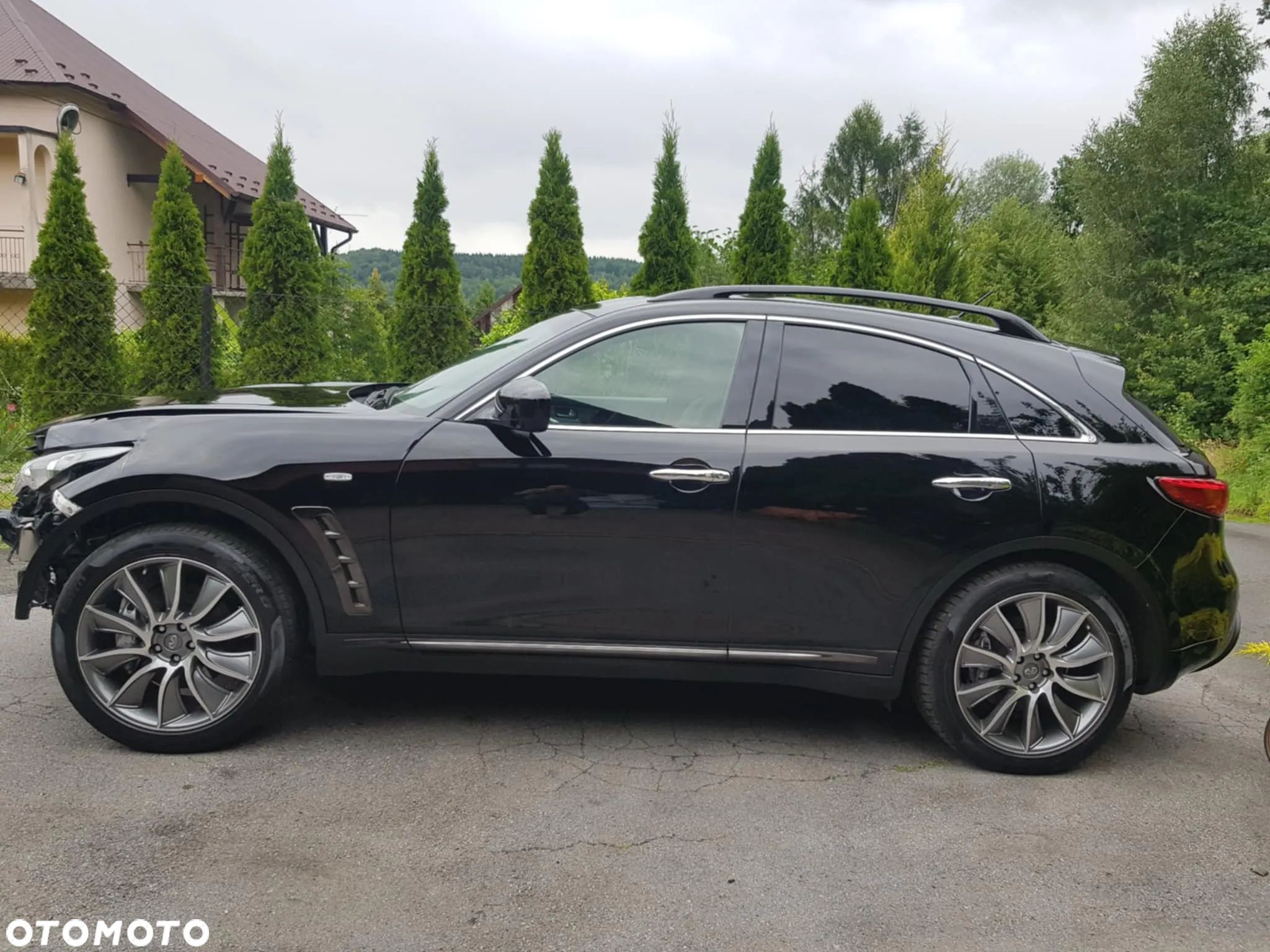 Infiniti QX70 - 1