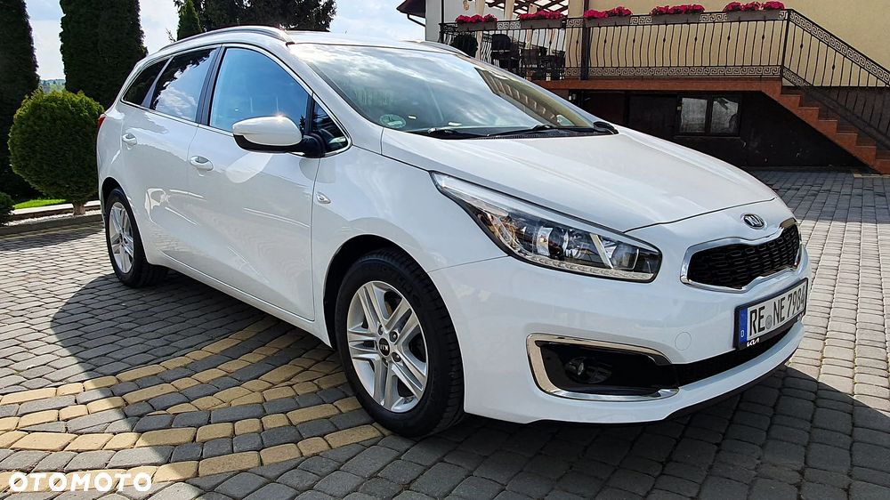 Kia Ceed 1.6 CRDi 136 ISG Platinum Edition - 14