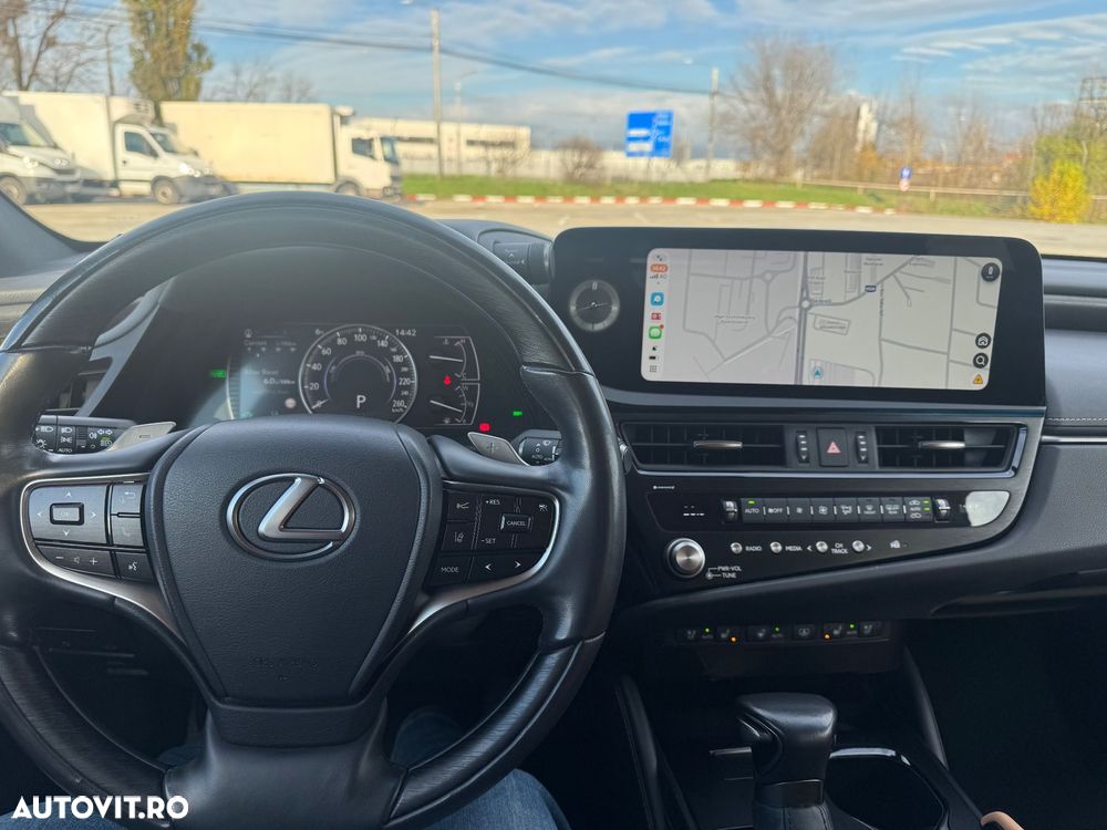 Lexus Seria ES 300h 2.5 TNGA HV 25H- 4X2 CVT Luxury - 10