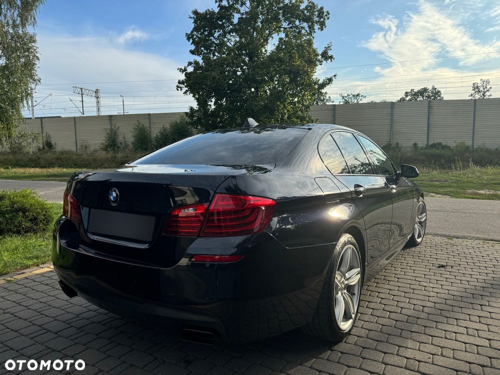 BMW Seria 5 550i - 5