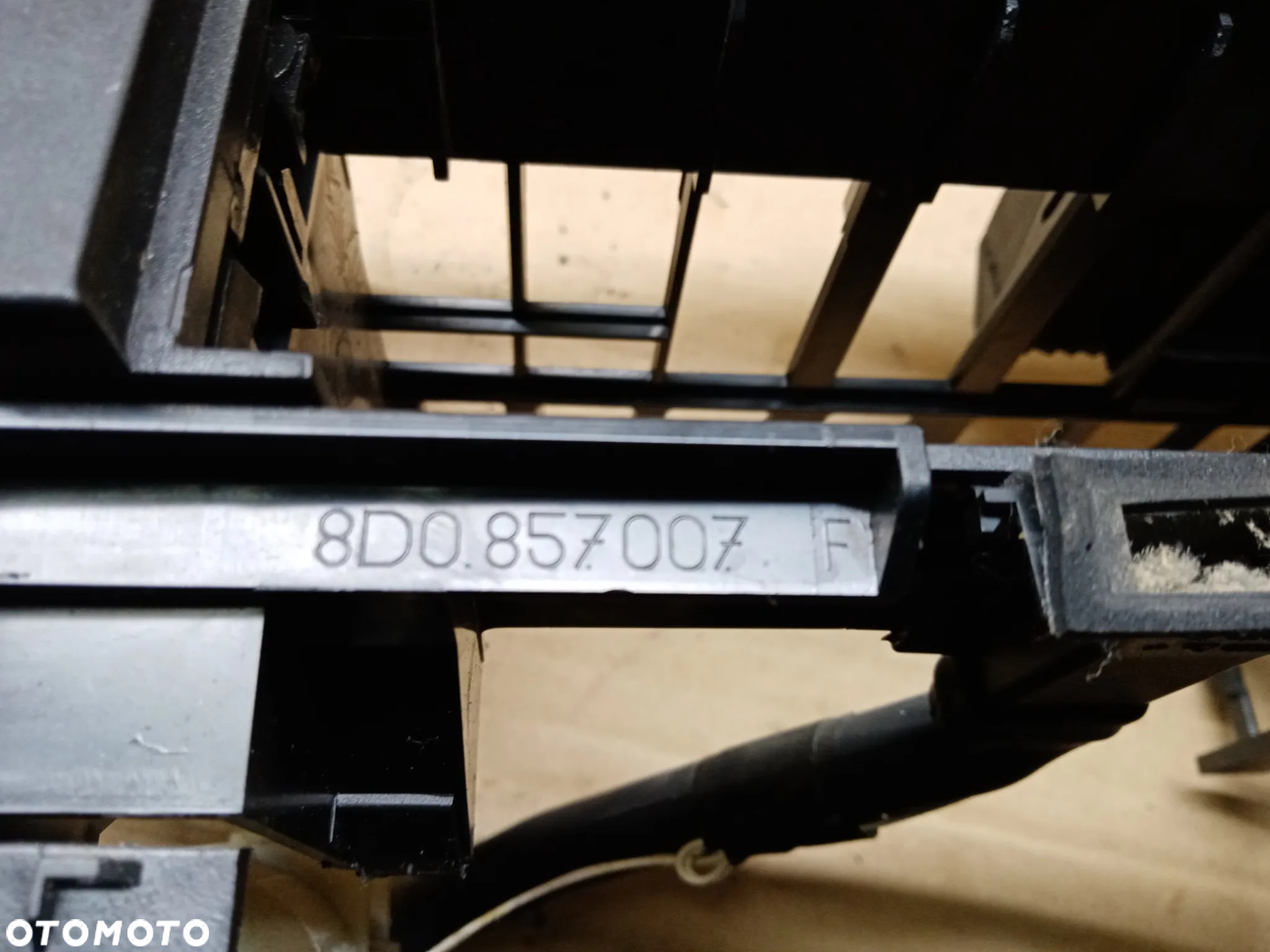 Ramka radia stelaż kieszeń pompka Audi A4 B5 8D0820529S 8D0857007F - 11