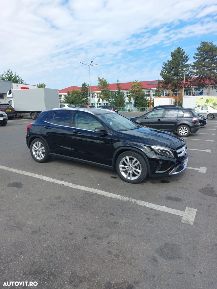 Mercedes-Benz GLA - 10