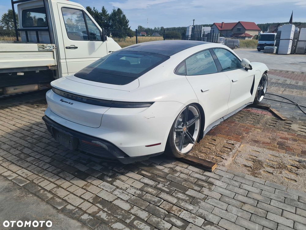 Porsche Taycan - 3